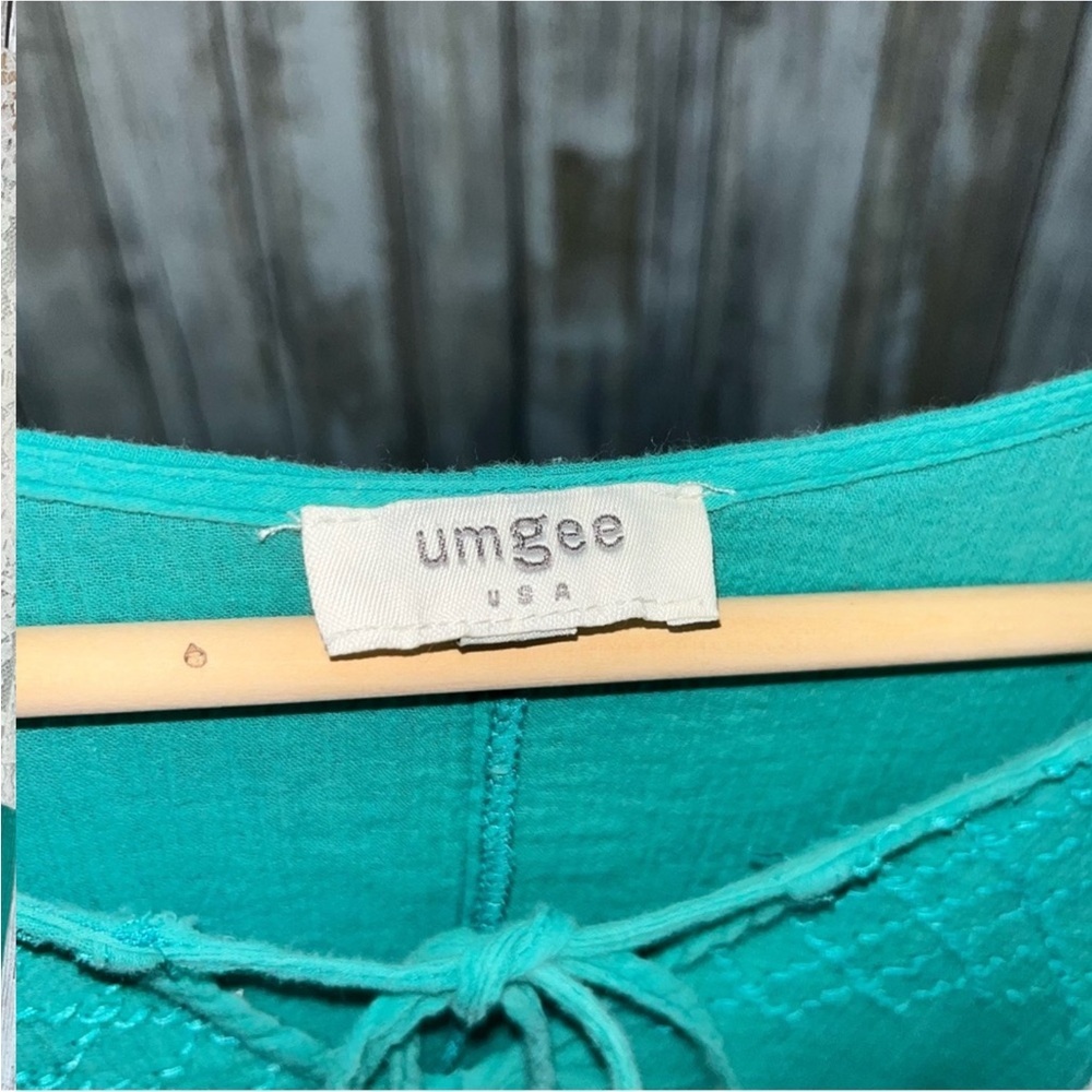 Umgee Green & Lace Sleeveless Tunic - Picture 5 of 6